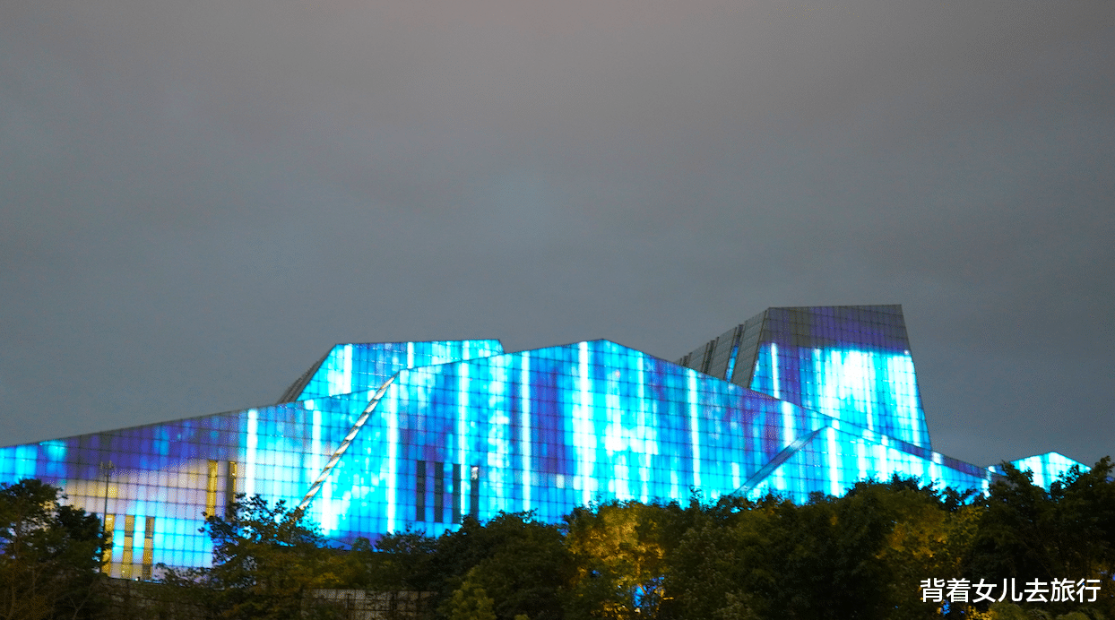 洪崖洞|重庆旅行：别再去洪崖洞！这里门票0元，随手一拍就是夜景大片