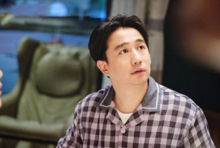 刘奕君|张卫国的夏天：52岁刘奕君给大13岁女演员演女婿，同框画面尴尬了