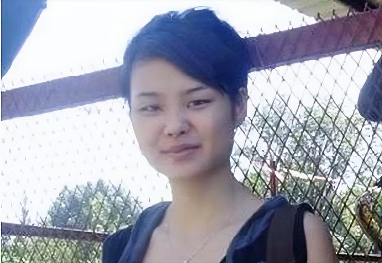 2009年,宾馆女服务员邓玉娇不堪骚扰而刺死官员,今已结婚生子