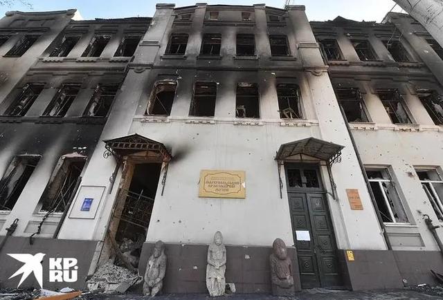 收音机|马里乌波尔博物馆长从亚速营手中挽救了价值超过150万美元藏品