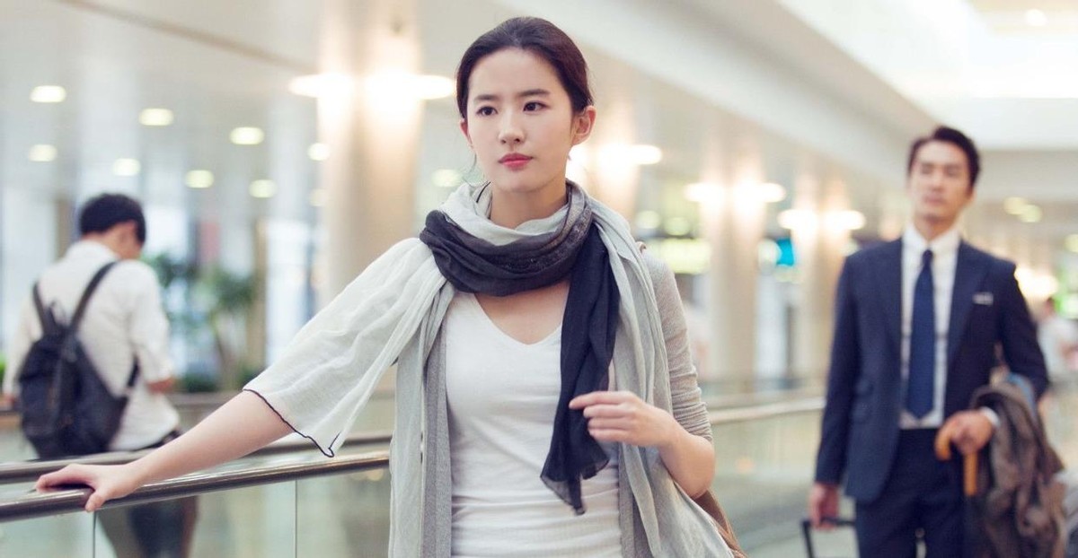 刘亦菲|“星途坎坷”刘亦菲：被黄晓明舍命相救