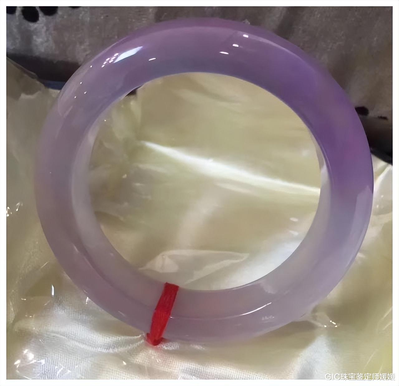 翡翠手镯|3块钱的材料,包装上千万的翡翠手镯,这是太抠了还是为什么吗?