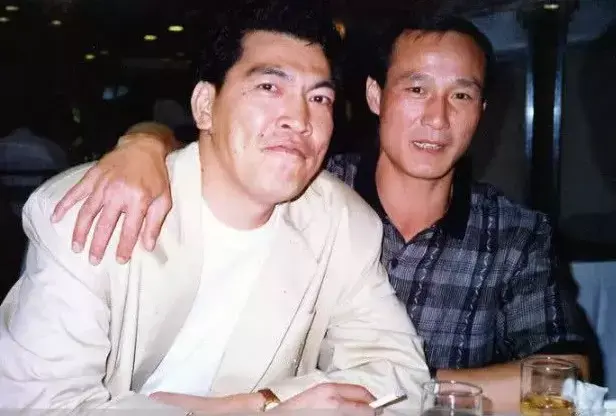 成奎安|成奎安生前两房妻子相处和睦，临死前撕破脸，死后选择大相径庭