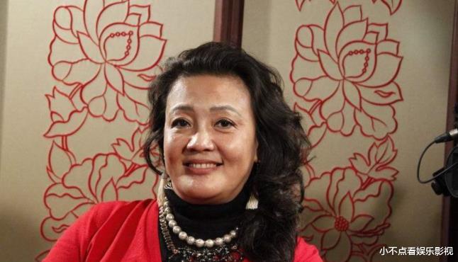 张兰|帮儿子汪小菲教育大S一家，只是动动嘴皮子就赚千万，不得不佩服