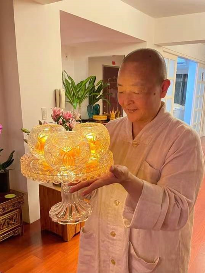 刘蓝溪|61岁琼瑶女郎在美国去世!生前露面笑容温暖,婚后息影剃度出家