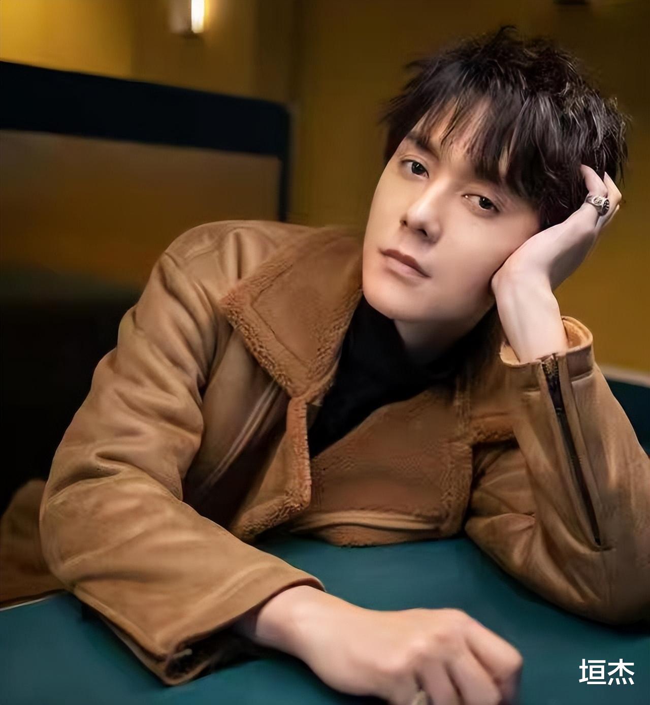 胡歌|12位长得像“混血儿”的男星，个个浓眉大眼，实打实的中国美男