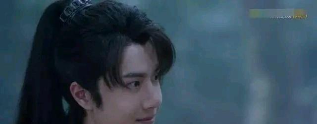 面瘫|“行走的木头美男”把高冷演成面瘫,奉劝一句还是做擅长的领域吧