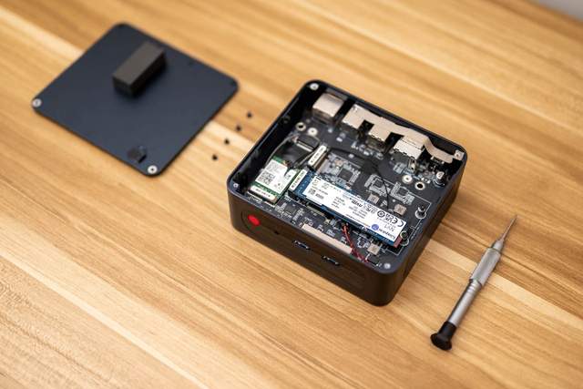 显示器|巴掌大的主机？居然还是i7处理器！零刻SEi 10体验到底如何