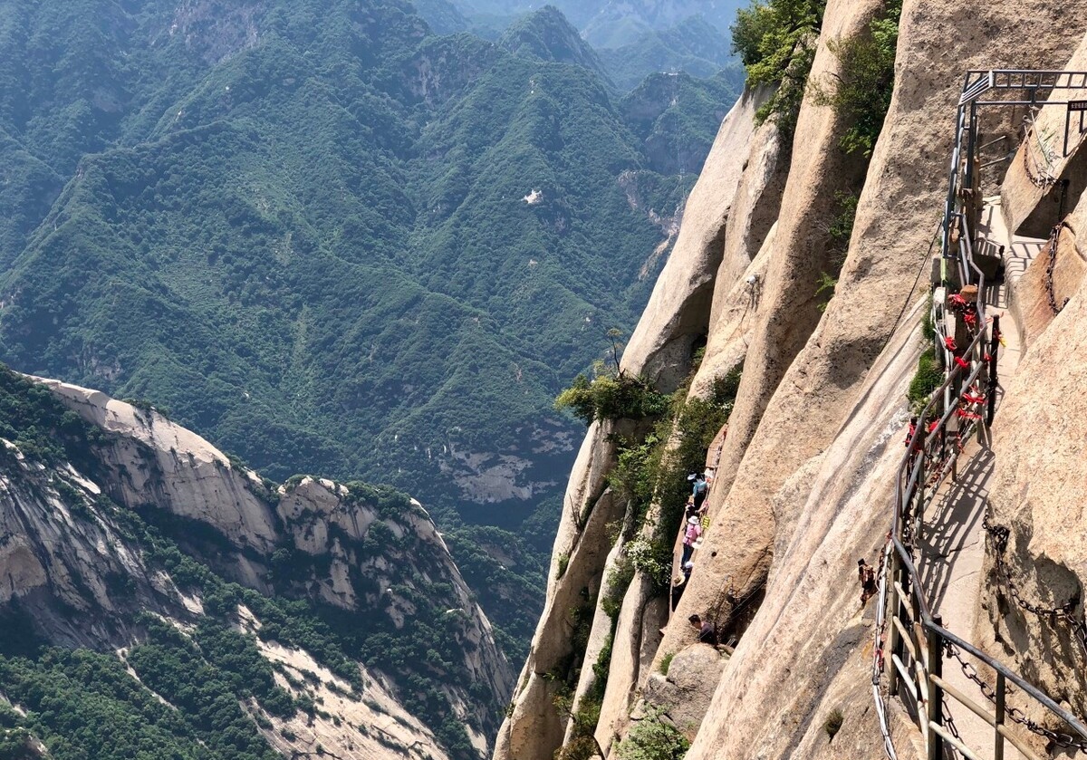竹泉村|国内最刺激的五大景点，一般人都不敢去参与，你去过几个呢