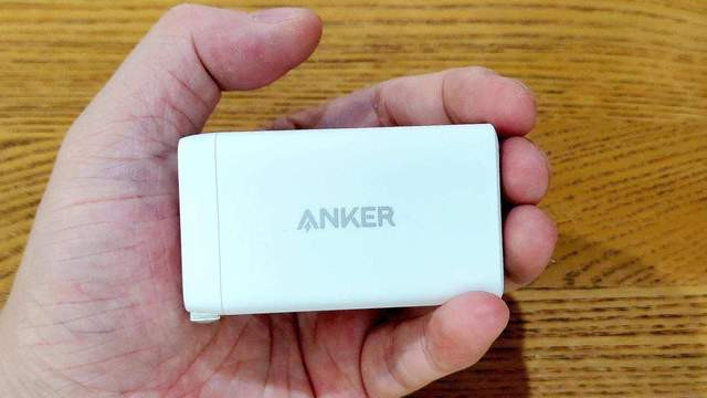 钉钉|比原装充电器单口强，Anker 65W三口超能充上手体验