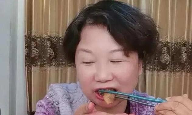 田静转变带货策略,杜新枝说为姚策花了30多万,郭希宽又想孙子了