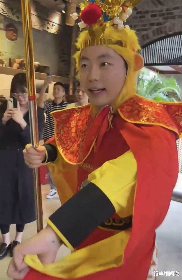 邵雨轩|102岁网红奶奶喻泽琴大寿！各路“神仙”齐聚，邵雨轩扮杨戬贺寿