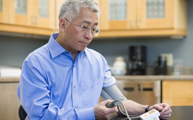 降血压|知名健康节目印证:手在“这”拍一拍,可能15分钟降血压、通血管