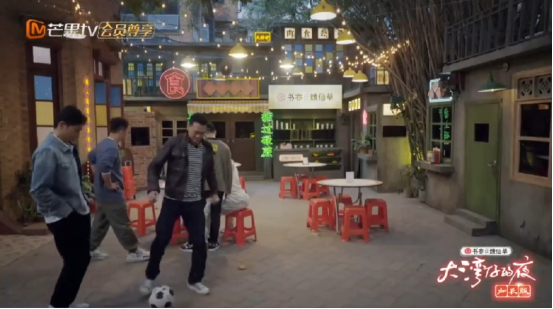 大排档|《大湾仔》迎来惊喜，2位性格迥异的大嫂来助阵，情商高下立现