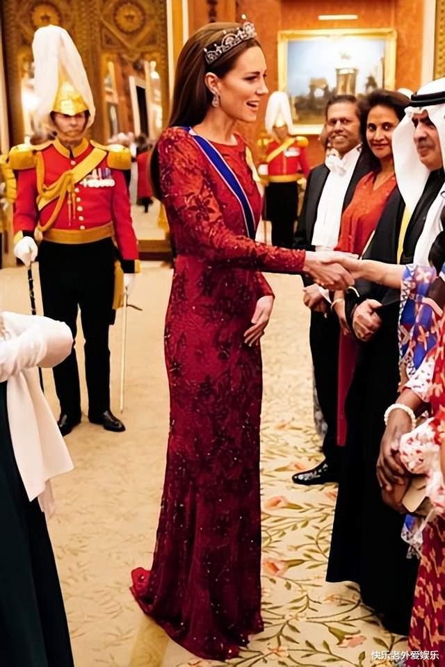 王冠|凯特王妃的发型和莲花王冠的完美搭配