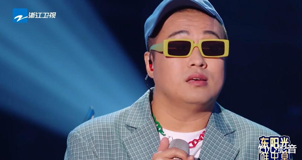 穿衣搭配|“脏”和“仙”声音合体，周深和康姆士的《克卜勒》，最意外的第一名