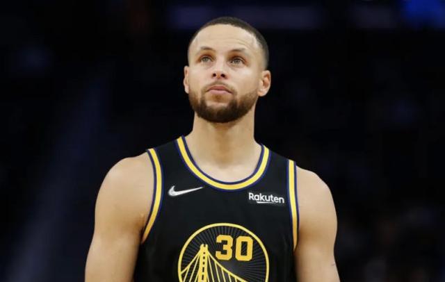 斯蒂芬·库里|NBA早报：詹皇称想和库里打球，沃格尔赛季总结，太阳轮休三巨头