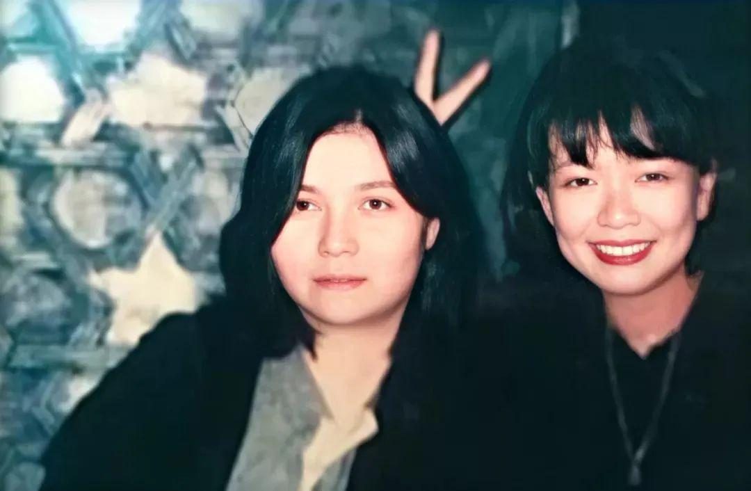 王菲|她是娱乐圈第一女流氓,捧红王菲那英,未婚未育收养好友遗孤19年