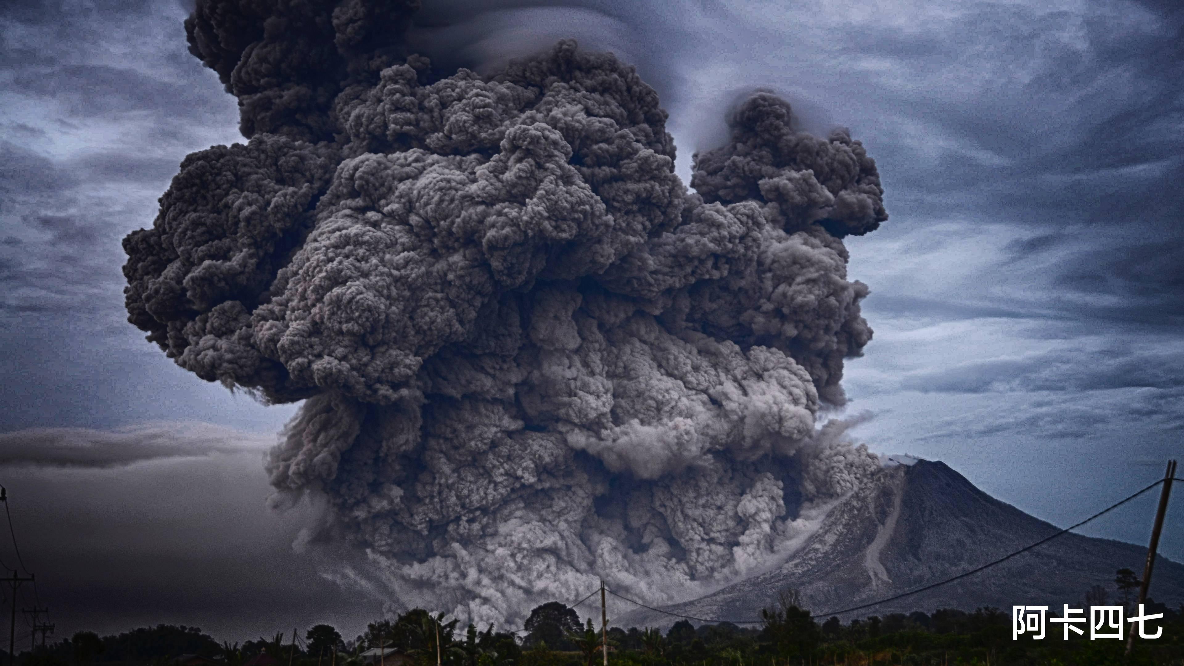 超级火山有多可怕?7.4万年前,北半球3/4的植物被毁于一旦