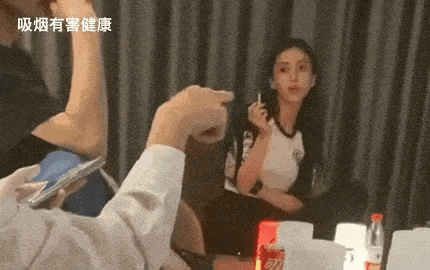 Angelababy|杨颖又曝私下聚会视频,浓妆艳抹穿旗袍,表情浮夸大喊