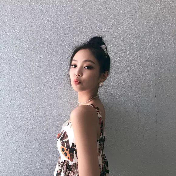 金智妮 Jennie，绝对是韩国新生代中的带货达人