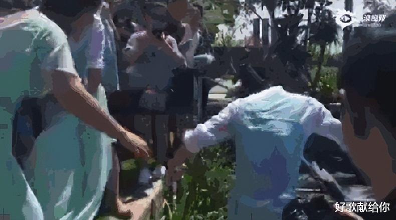 何炅|电视上力挽狂澜的“名场面”,现场有多惨烈,救场就有多漂亮