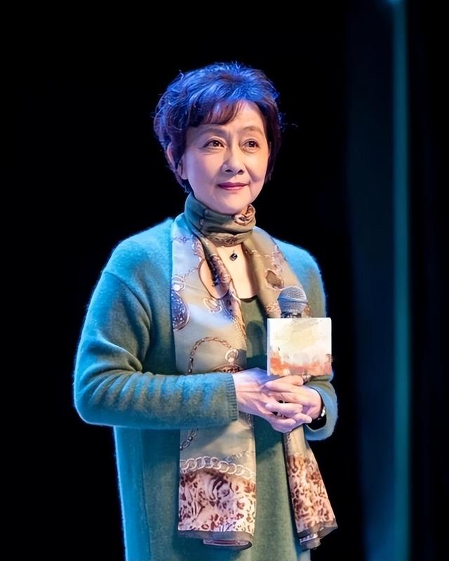 黄梅莹|著名演员黄梅莹:命运坎坷,嫁给金鑫后苦尽甘来,恩爱38年生一子