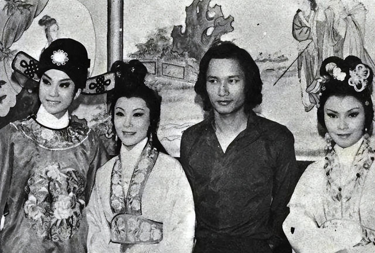 豆豆|国际名导吴宇森：和妻子风雨相伴46年，晚年双双患癌靠卖房自救