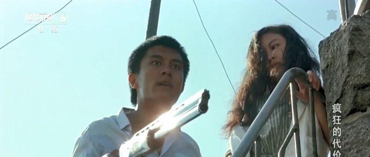 疯狂|国内首部“全裸出镜”的电影公开上映,它到底在隐喻什么?