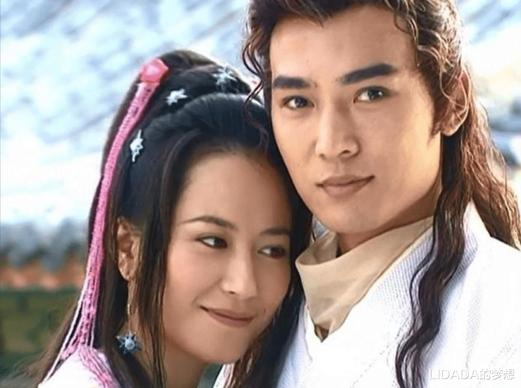 萧芳芳|《玫瑰之战》滤镜磨皮严重,四大玫瑰原本很惊艳,可惜全被毁了