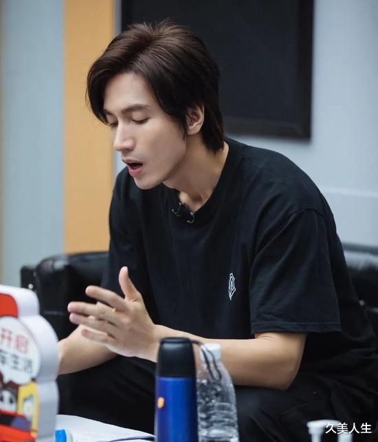 言承旭|与其纠结言承旭的人气不如学学言承旭的自律