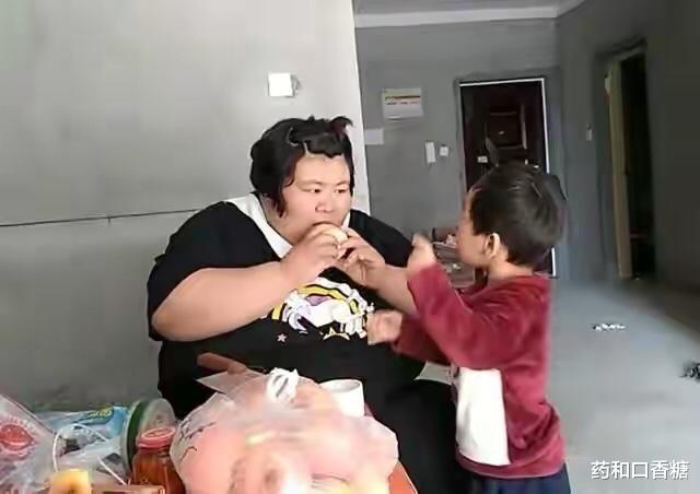 医美 406斤孕妇拒绝引产，赌命生二胎，为子减重78斤，后开始行骗