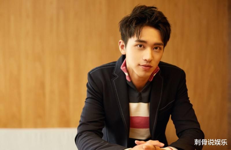 有翡|许魏洲与妻子相恋，宣布结婚证后跳过官方宣布