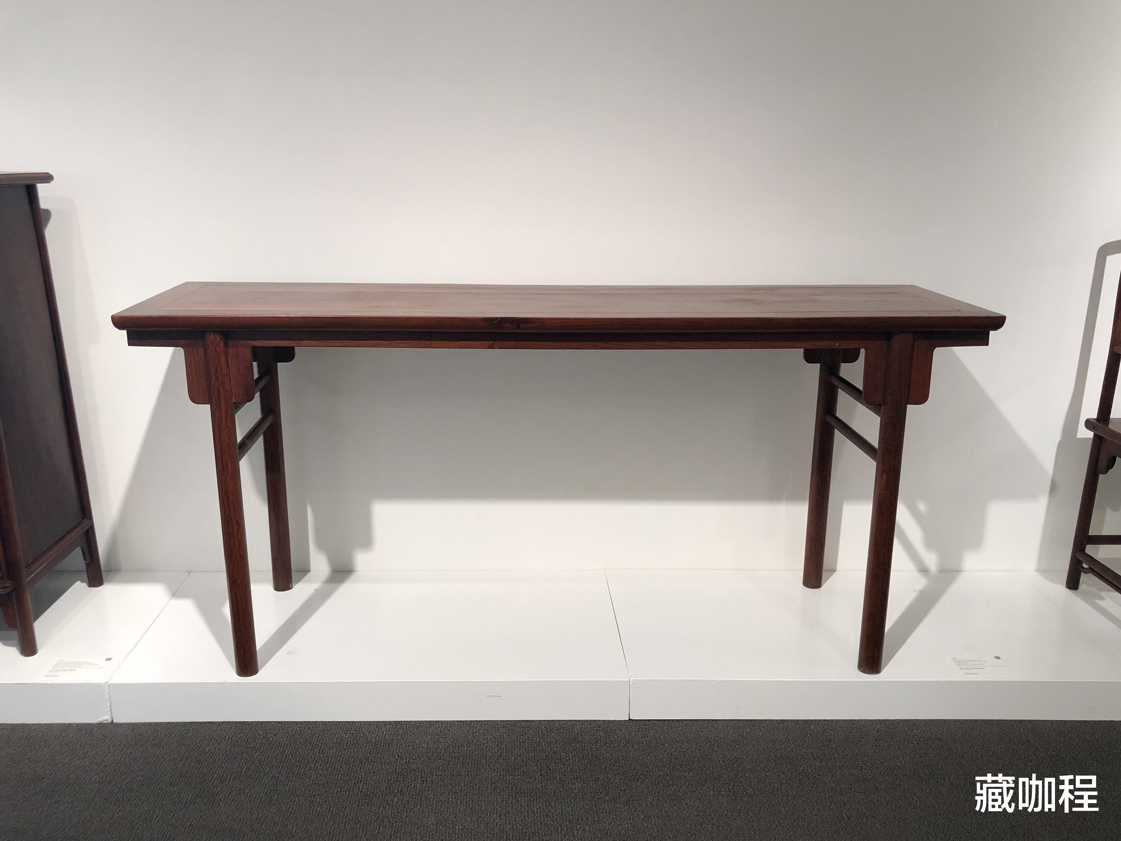 |木质细腻华丽,黄花梨天平架12.5万美元成交