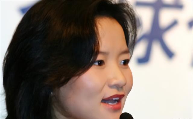 间谍|央视主持成蕾：卧底20年，因一个表情泄露间谍身份，结局大快人心