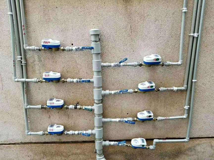 入住小区半年才知道水表装错，新房装修的人注意了！