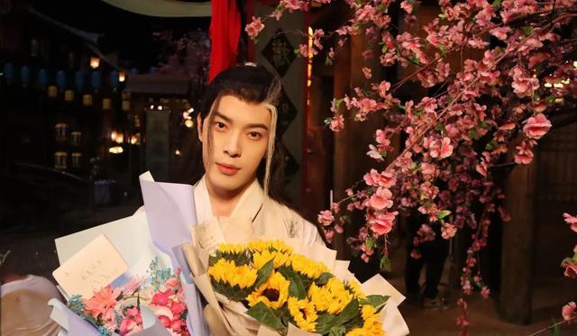 |终于承认了是资源咖？