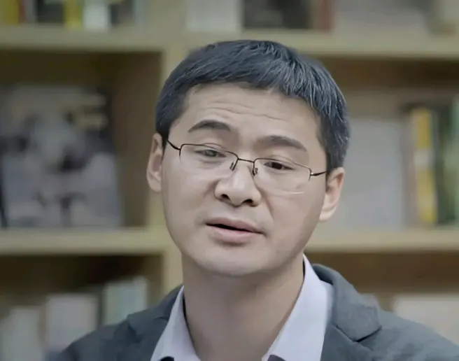 罗翔|全网第一？粉丝两天破百万？半年破千万？罗翔他真的值得吗？