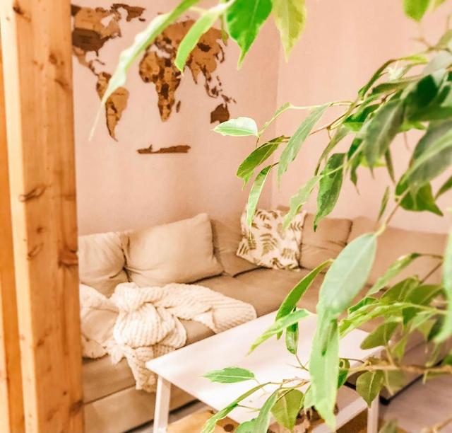 一人住的44㎡小家,每天带来温暖的,除了阳光,还有那一抹活力橙