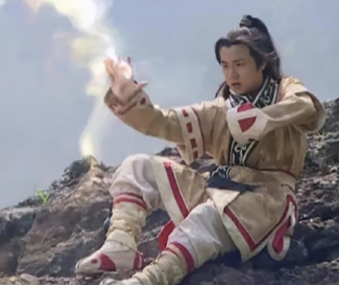 殷桃|“过气童星”复出荧幕，戏份还没“哮天犬”多？谁该为曹骏的“糊”买单？