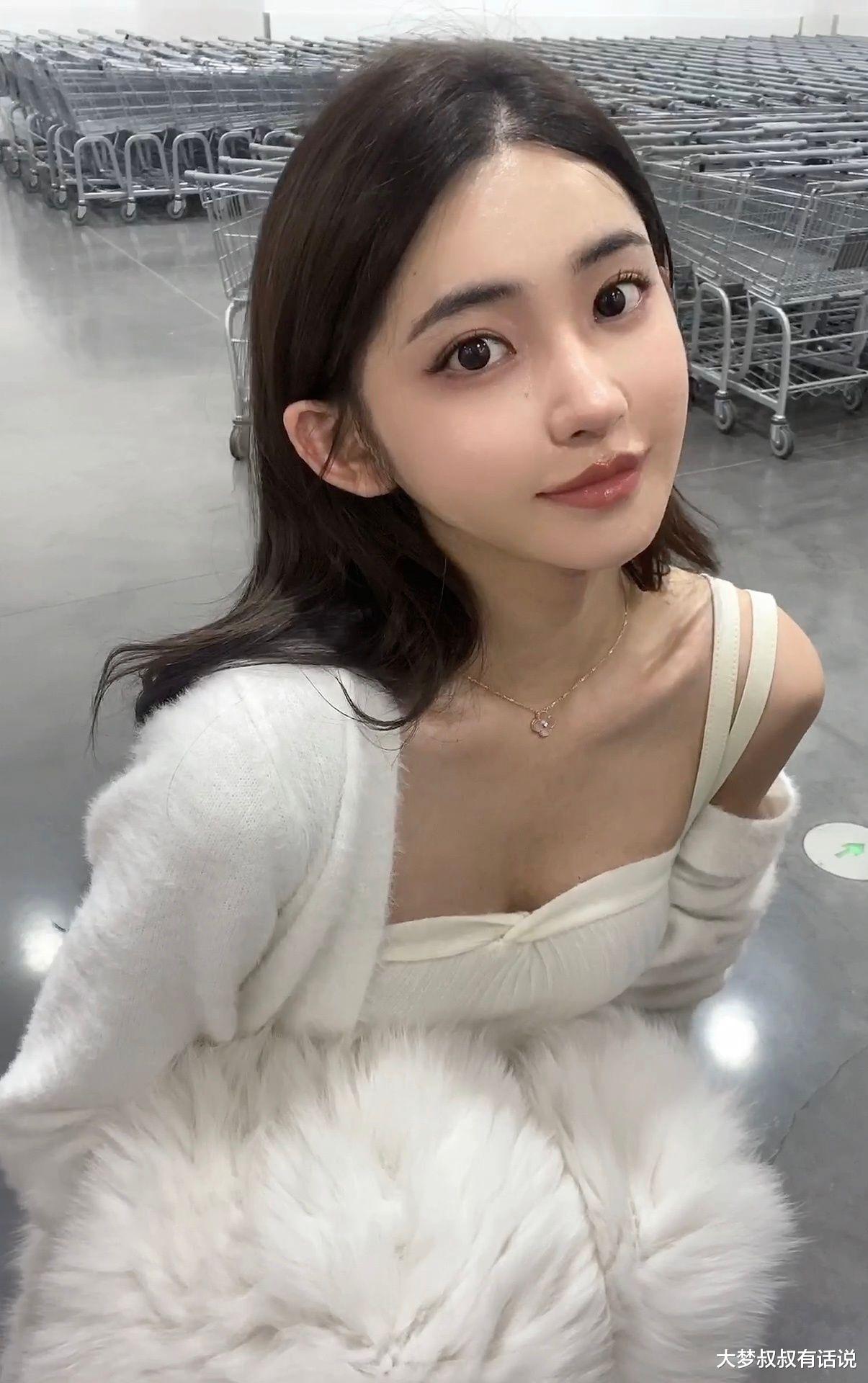 |98万粉丝超仙正妹网红原是男儿身!承认了“动手术”晒照片证明