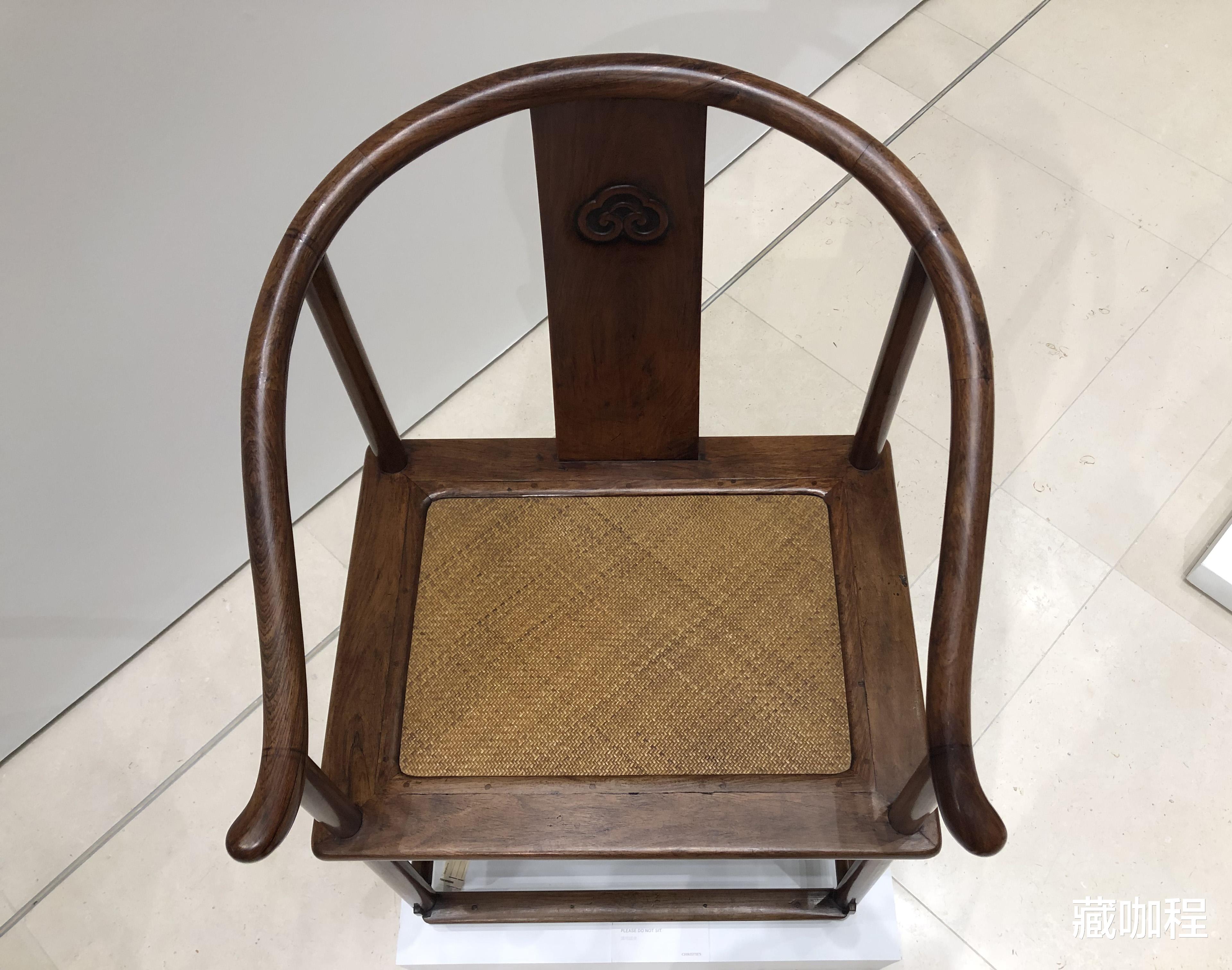 |座面架起、联帮棍省去,黄花梨如意纹圈椅通透空灵