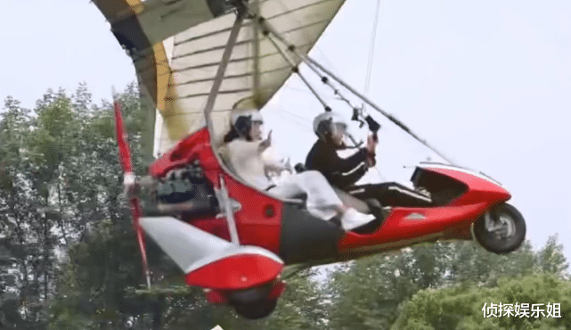 张纪中|老当益壮！71岁张纪中陪妻儿玩滑翔机，不顾高龄风险尽显宠溺