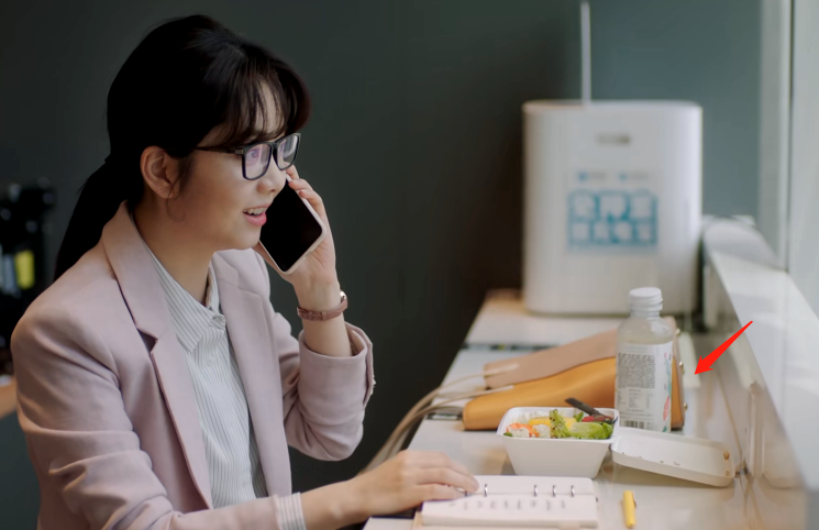 请叫我总监|论植入，谁有《请叫我总监》这么肆无忌惮？遍地广告却没人反感