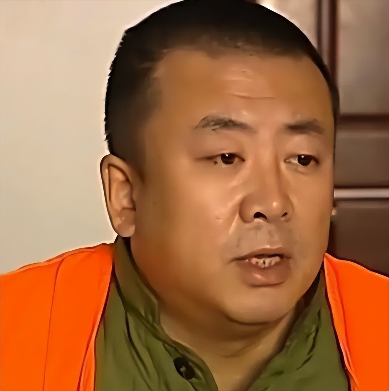 “最牛逃犯”吉世光,畏罪潜逃13年当群演,参演40多部剧爆火全国