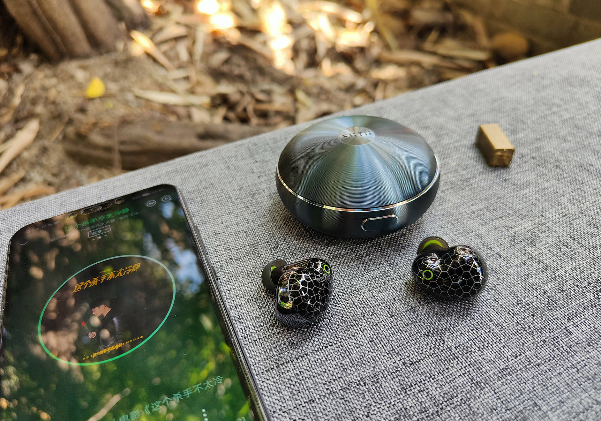 华为|真无线蓝牙耳机也能玩HIFI ？魔浪HiFiPods耳机体验，圈铁结合非一般