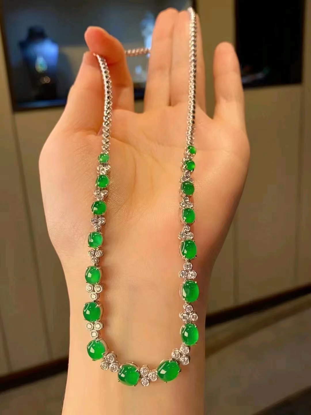 翡翠|价值过亿的“翡翠长城”,种好色辣的典型代表!