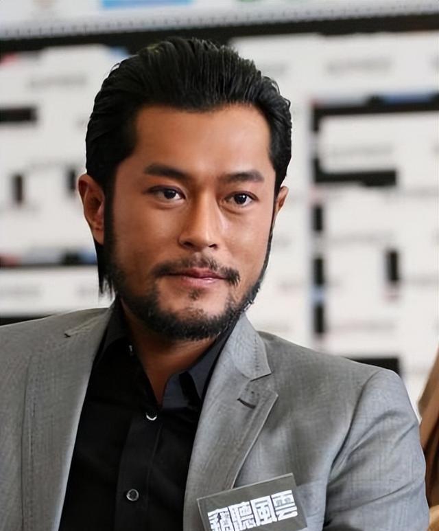 |回顾：富婆相亲对胸毛和胡子情有独钟，相亲时还上手摸，确认真假