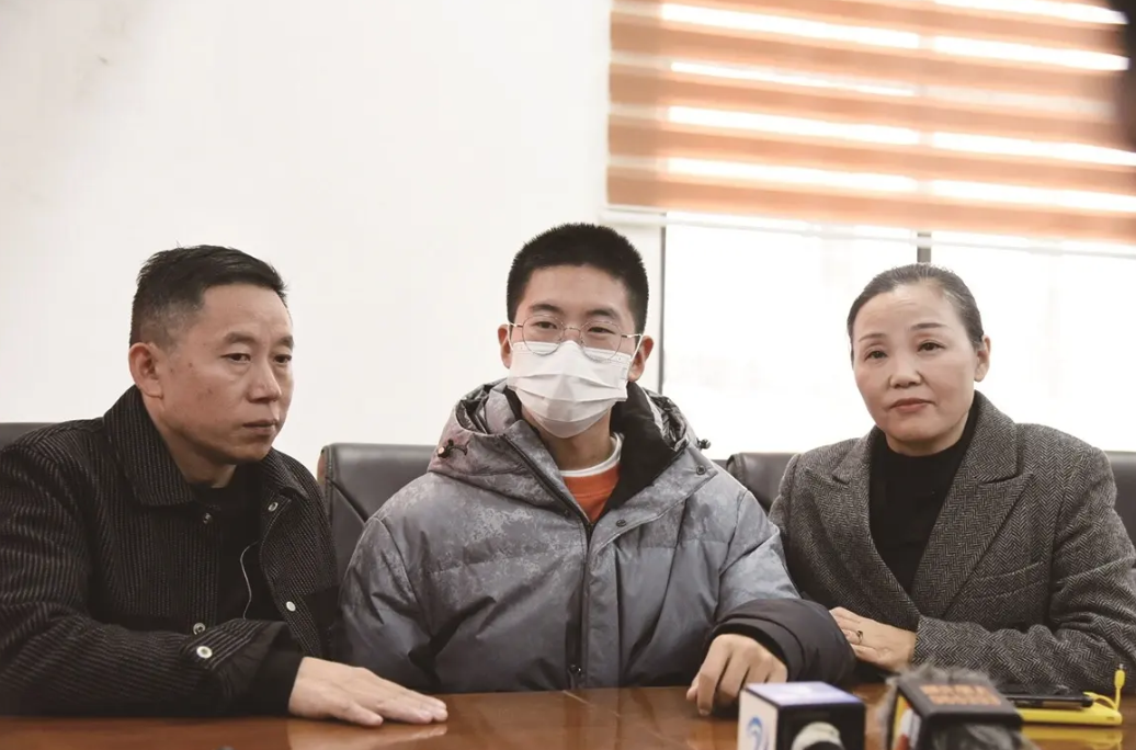 符建涛|大格局!孙海洋晒视频兑现给寻子难友20万承诺,希望大家不要网暴