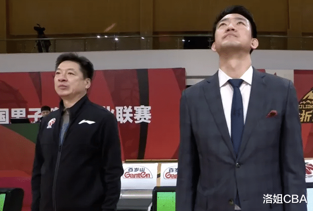 穆里尼奥|CBA三消息：厦沪上演师徒大战，姜伟泽情商尽显，周仪翔成为大腿